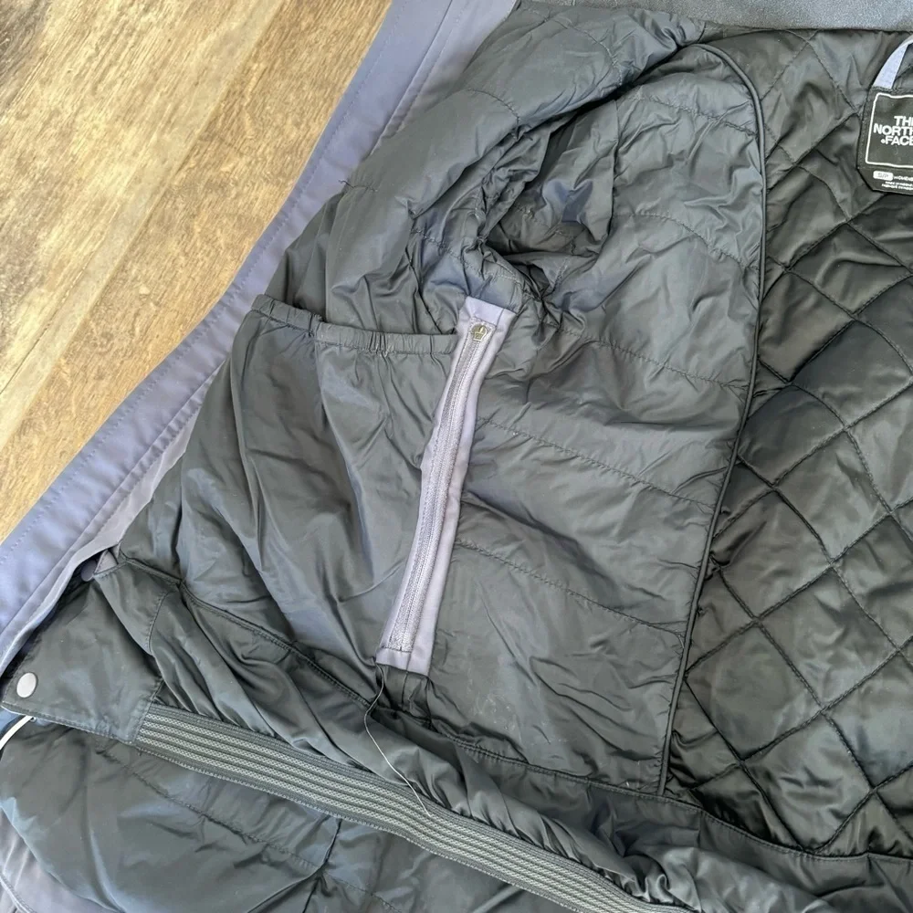 The North Face Soft Shell Ski & Snow Jacket with Removable Hood - Purple - Picture 3 of 15